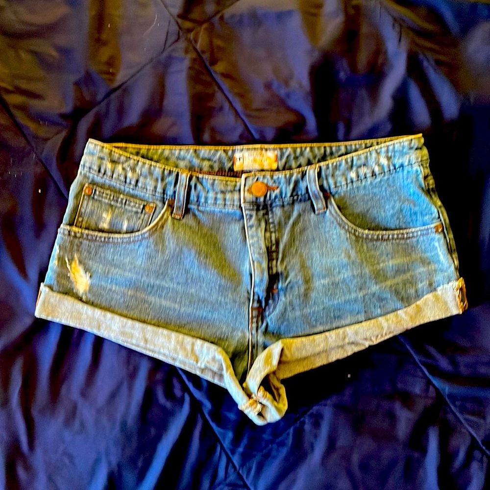Free People Denim Shorts - Distressed short shorts✨
